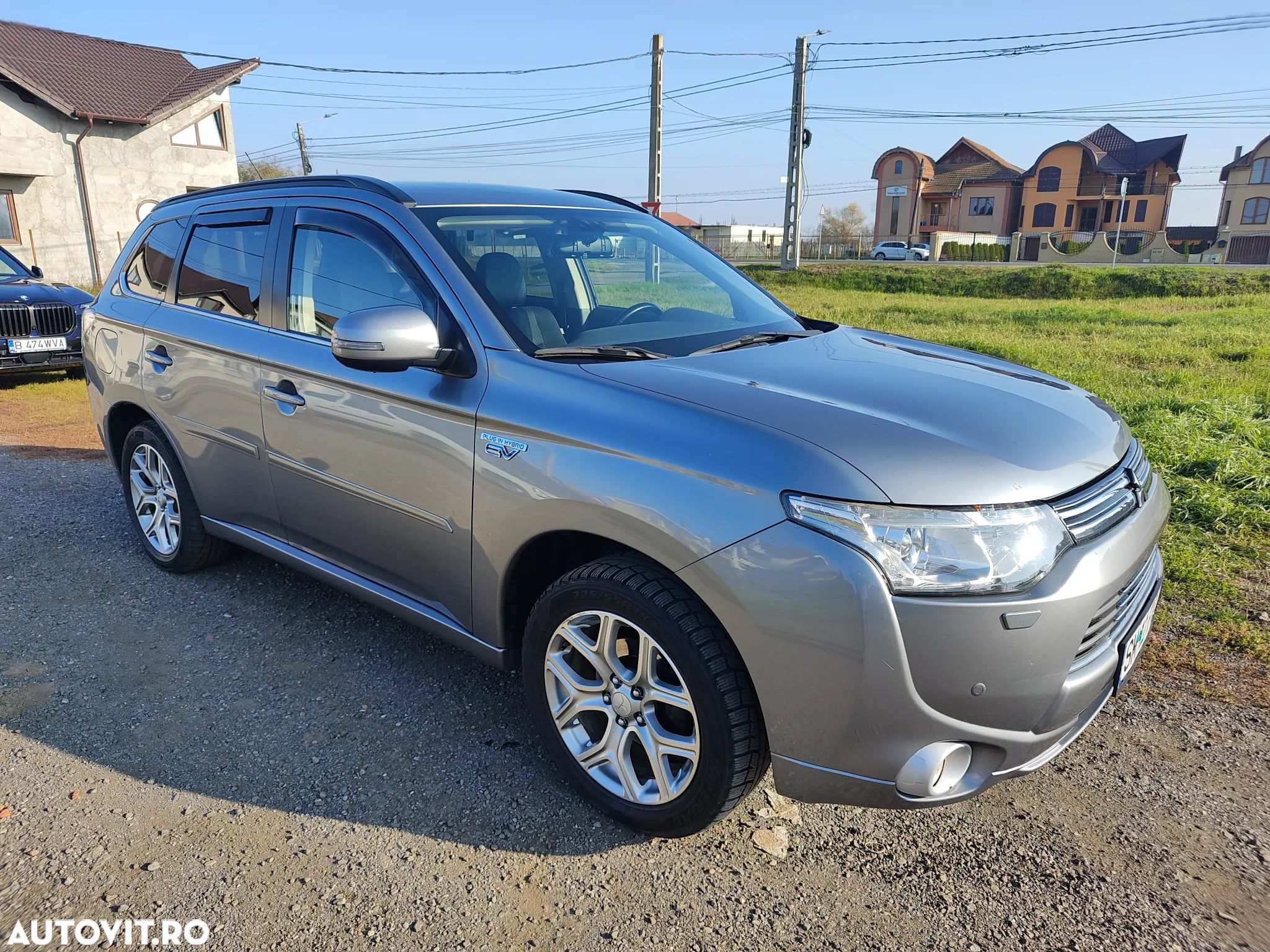 Mitsubishi Outlander 2.0 4WD Plug-In Hybrid - 1
