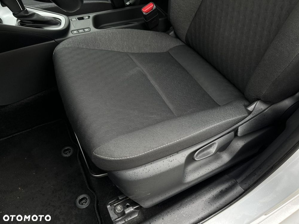 Toyota Yaris - 12