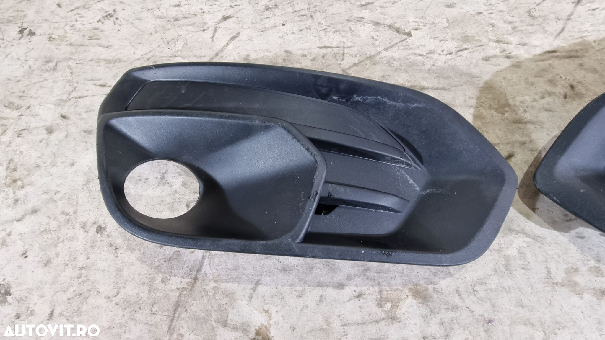 Grila proiector dreapta Iveco Daily 2015, 2016, 2017, 2018, 2019, - 5