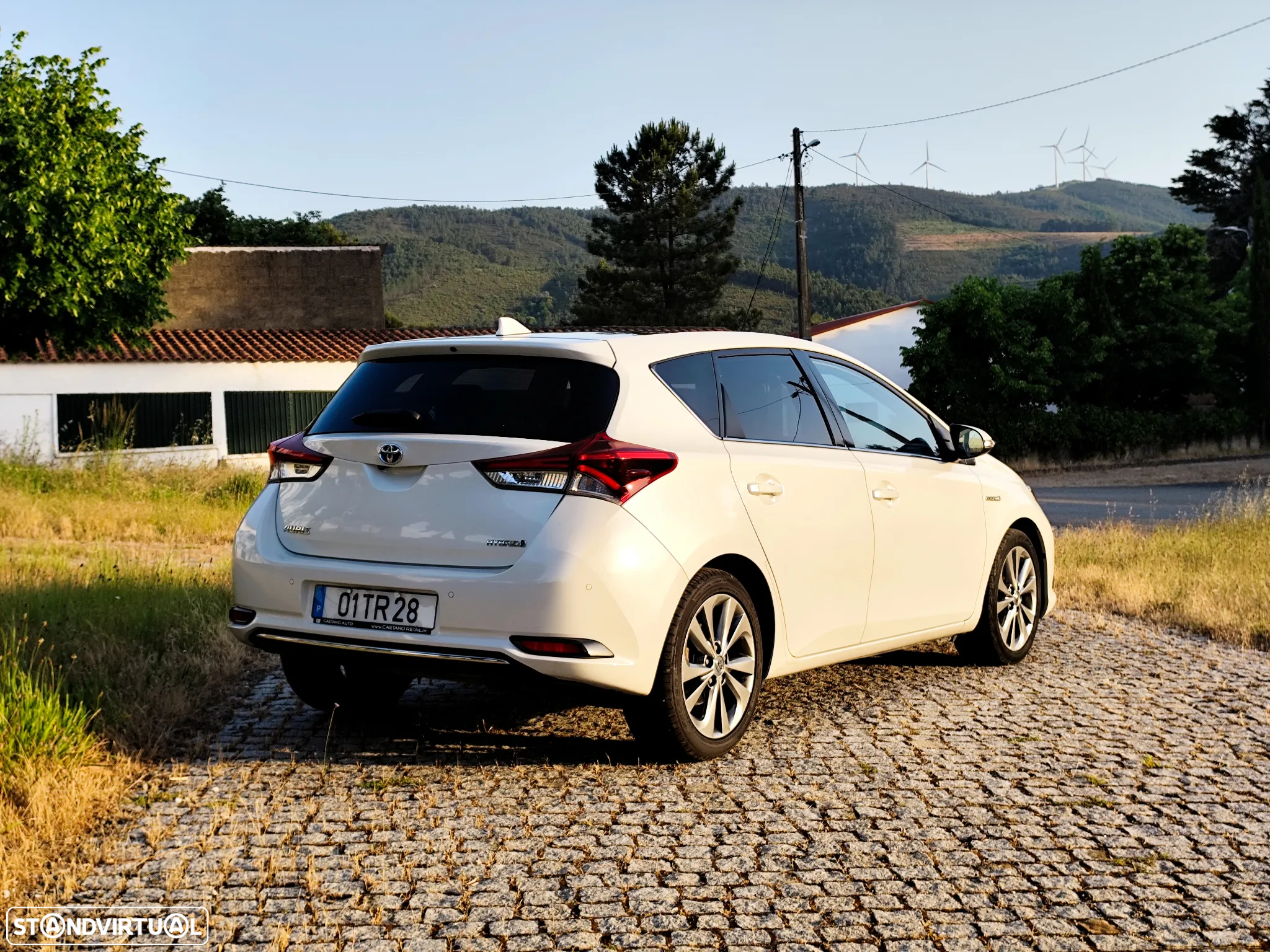 Toyota Auris 1.8 HSD Exclusive +TSS+Navi - 13
