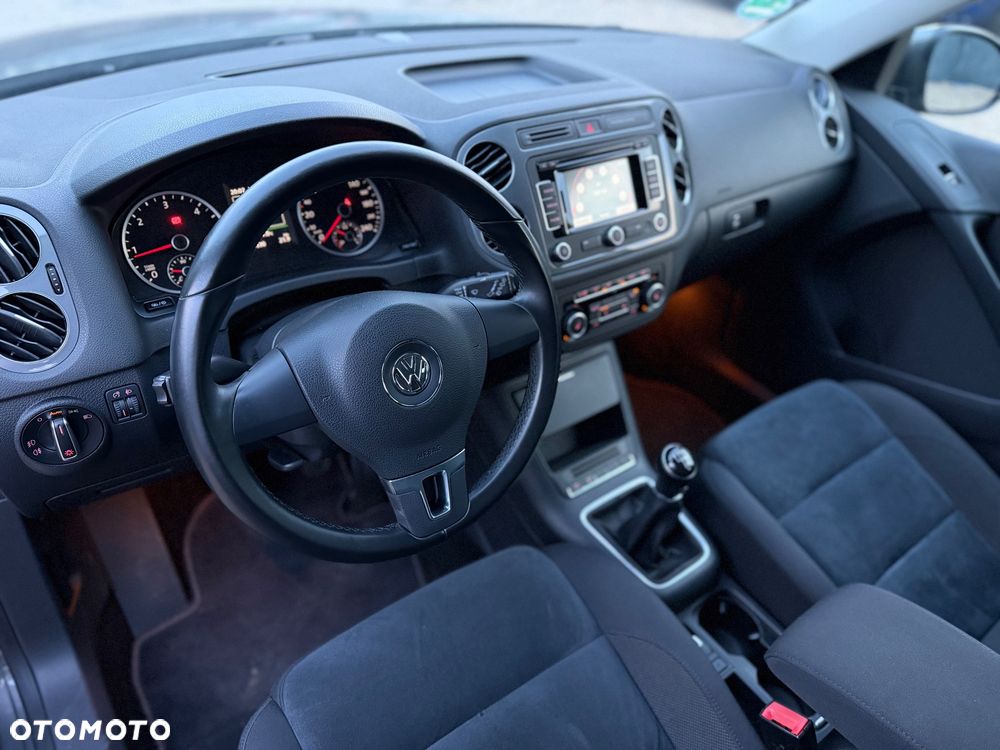 Volkswagen Tiguan 2.0 TDI DPF BlueMotion Technology Lounge Sport & Style - 16