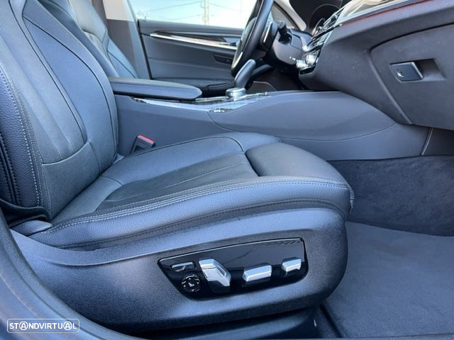 BMW 530 d xDrive Line Luxury Auto - 24