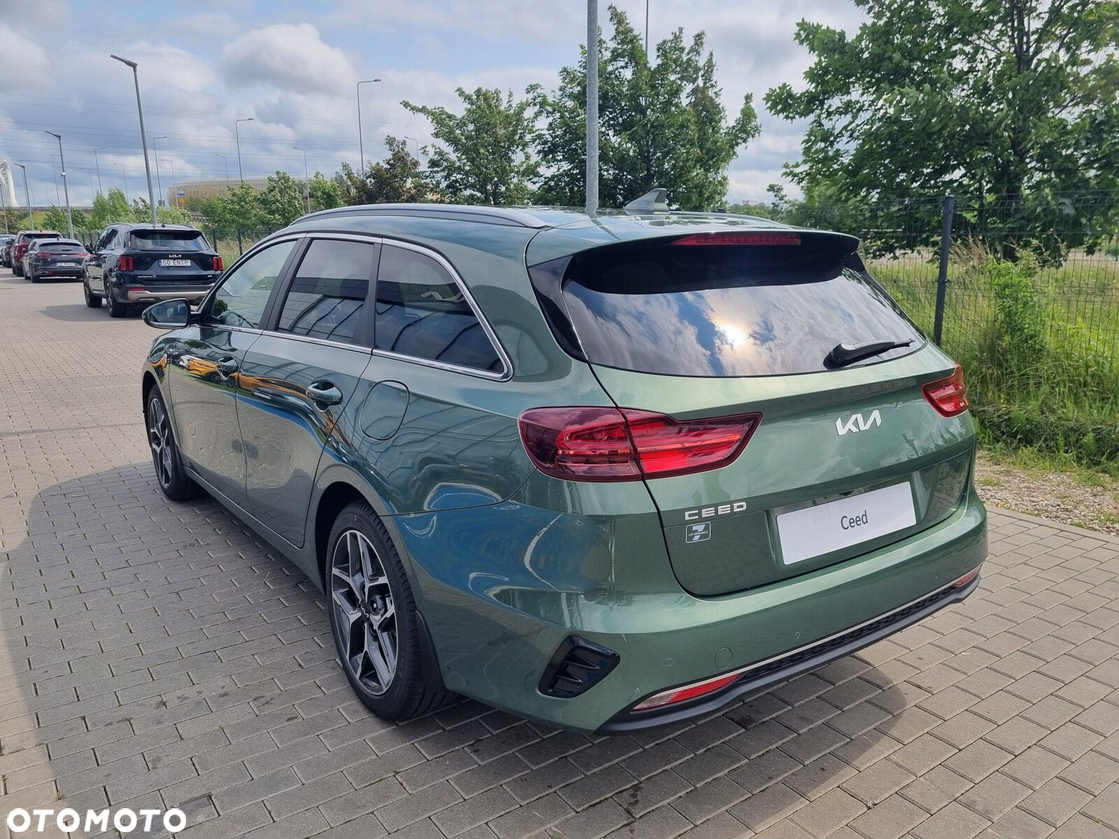 Kia Ceed - 11