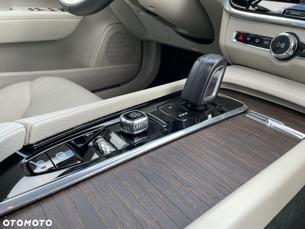 Volvo V90 Cross Country B5 D AWD Pro - 35