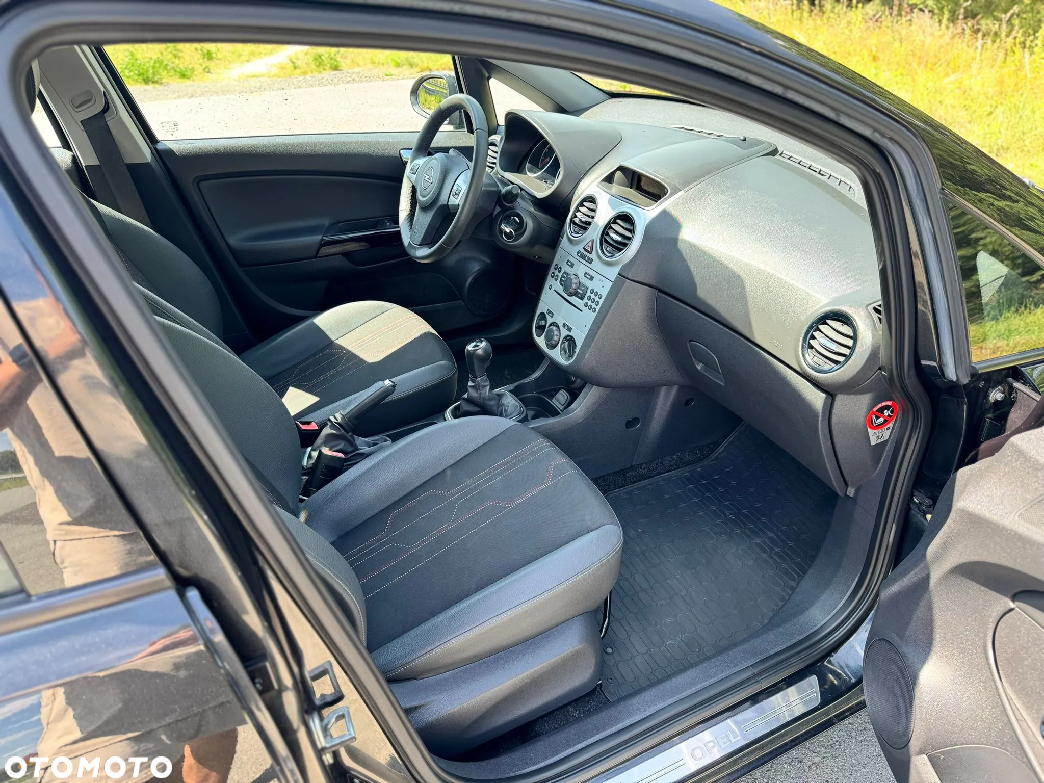 Opel Corsa 1.4 16V Edition 150 - 12