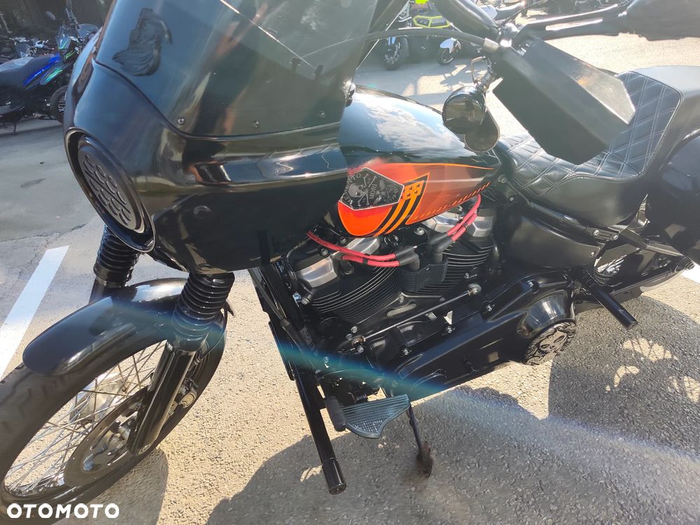 Harley-Davidson Softail Street Bob - 14