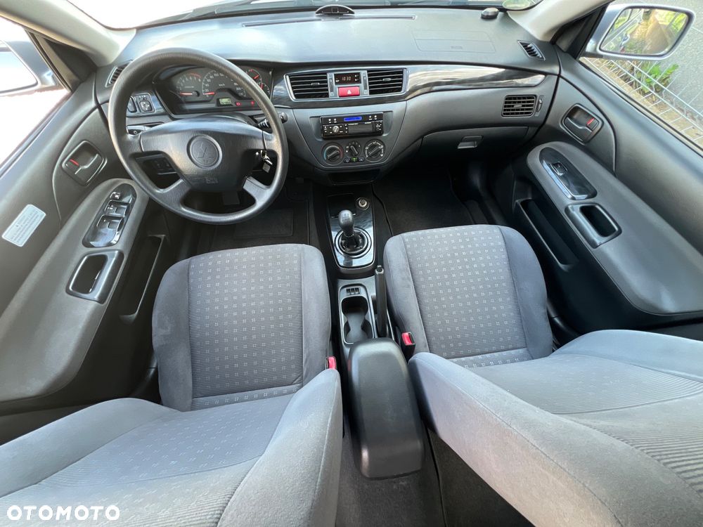 Mitsubishi Lancer 1.6 Intense - 20