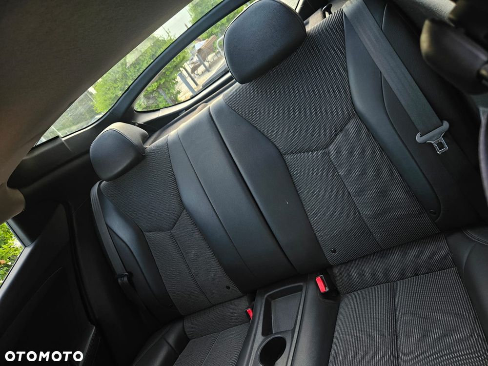 Hyundai Veloster 1.6 Premium - 14