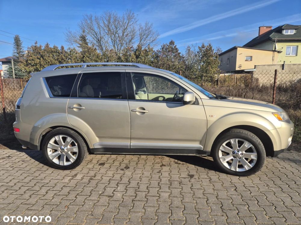 Mitsubishi Outlander 2.0 DID Instyle - 1