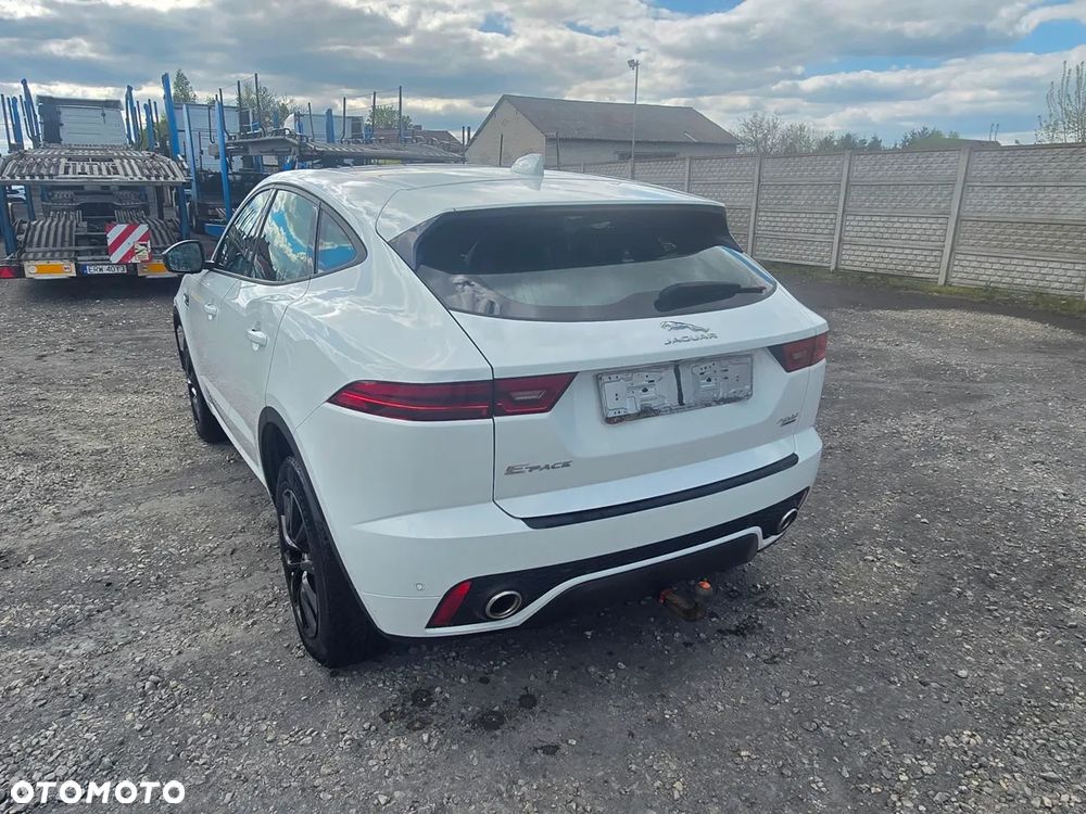 Jaguar E-Pace P200 AWD R-Dynamic - 11