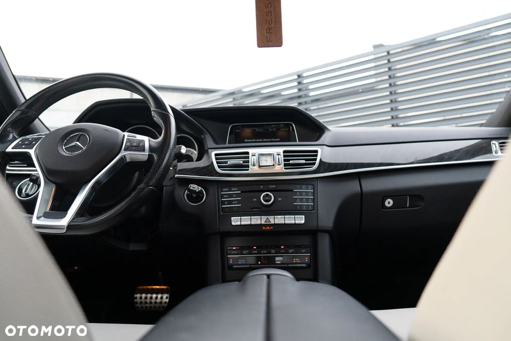 Mercedes-Benz Klasa E - 32