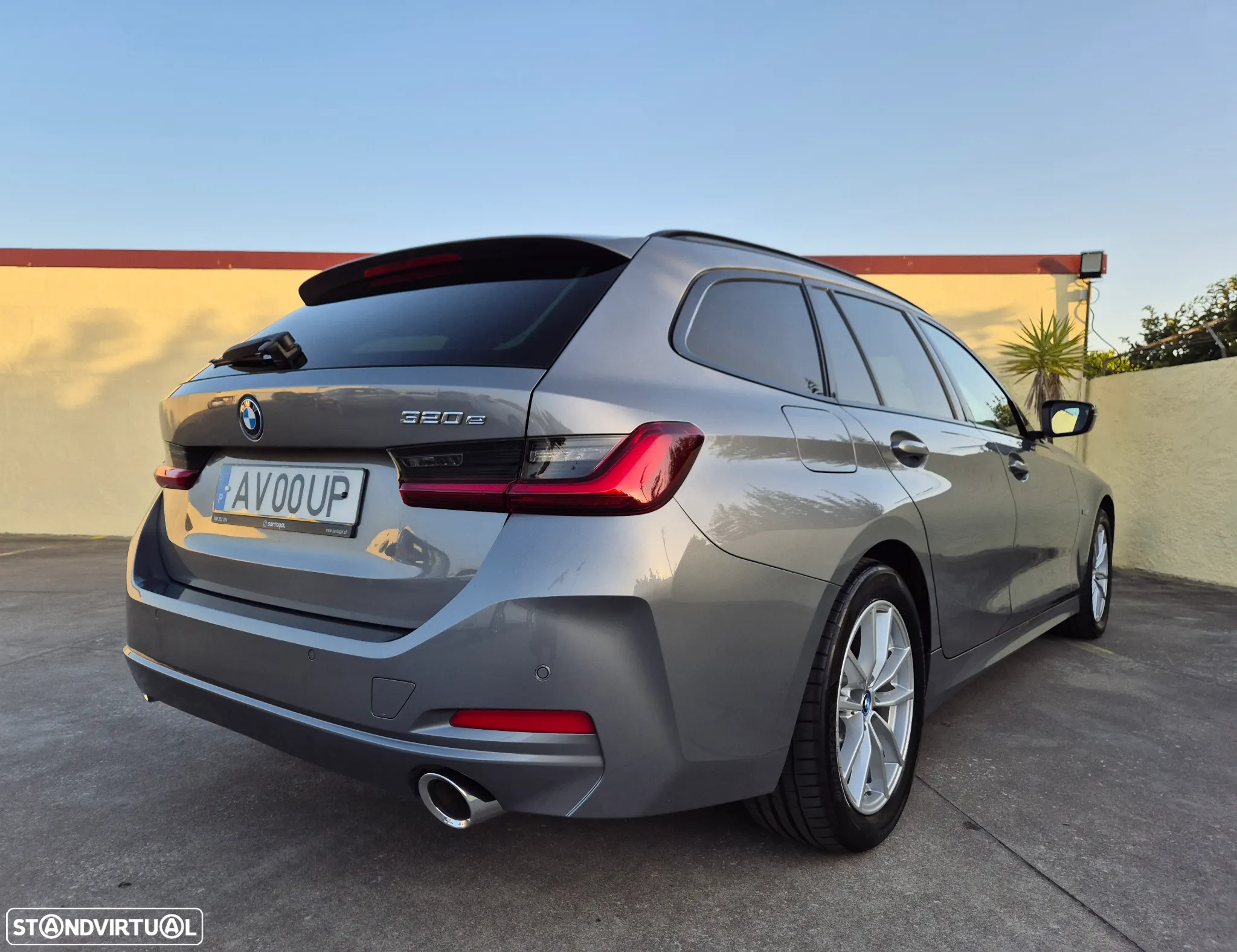 BMW 320 e Touring Auto - 24