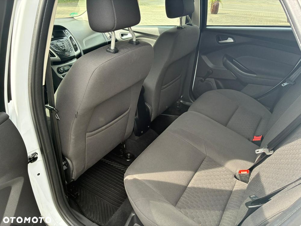 Ford Focus 1.6 TDCi DPF Start-Stopp-System SYNC Edition - 6