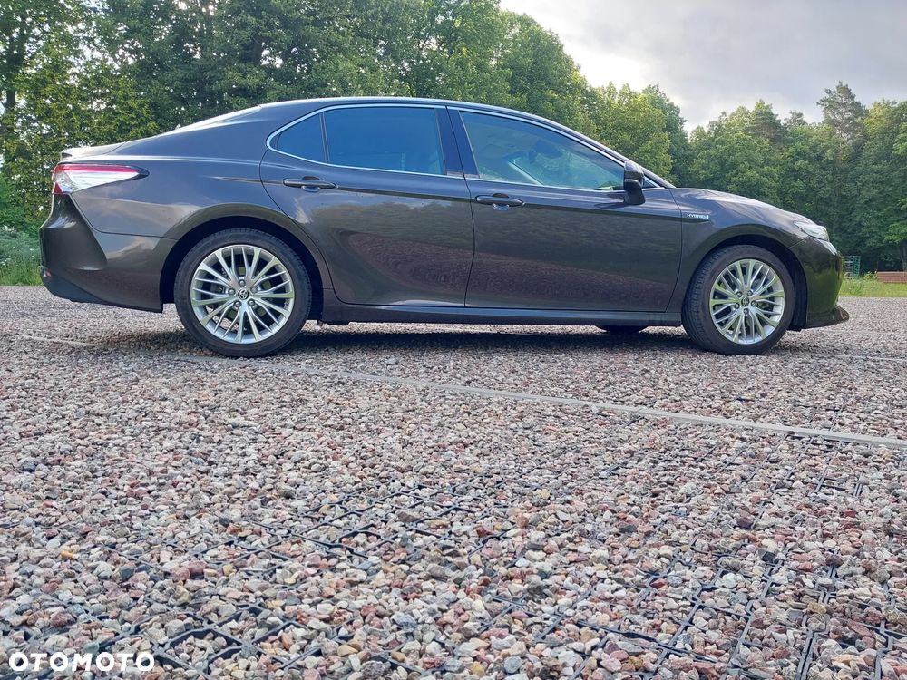 Toyota Camry - 11