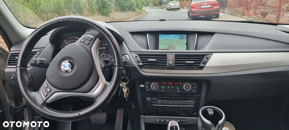 BMW X1 xDrive18d - 12