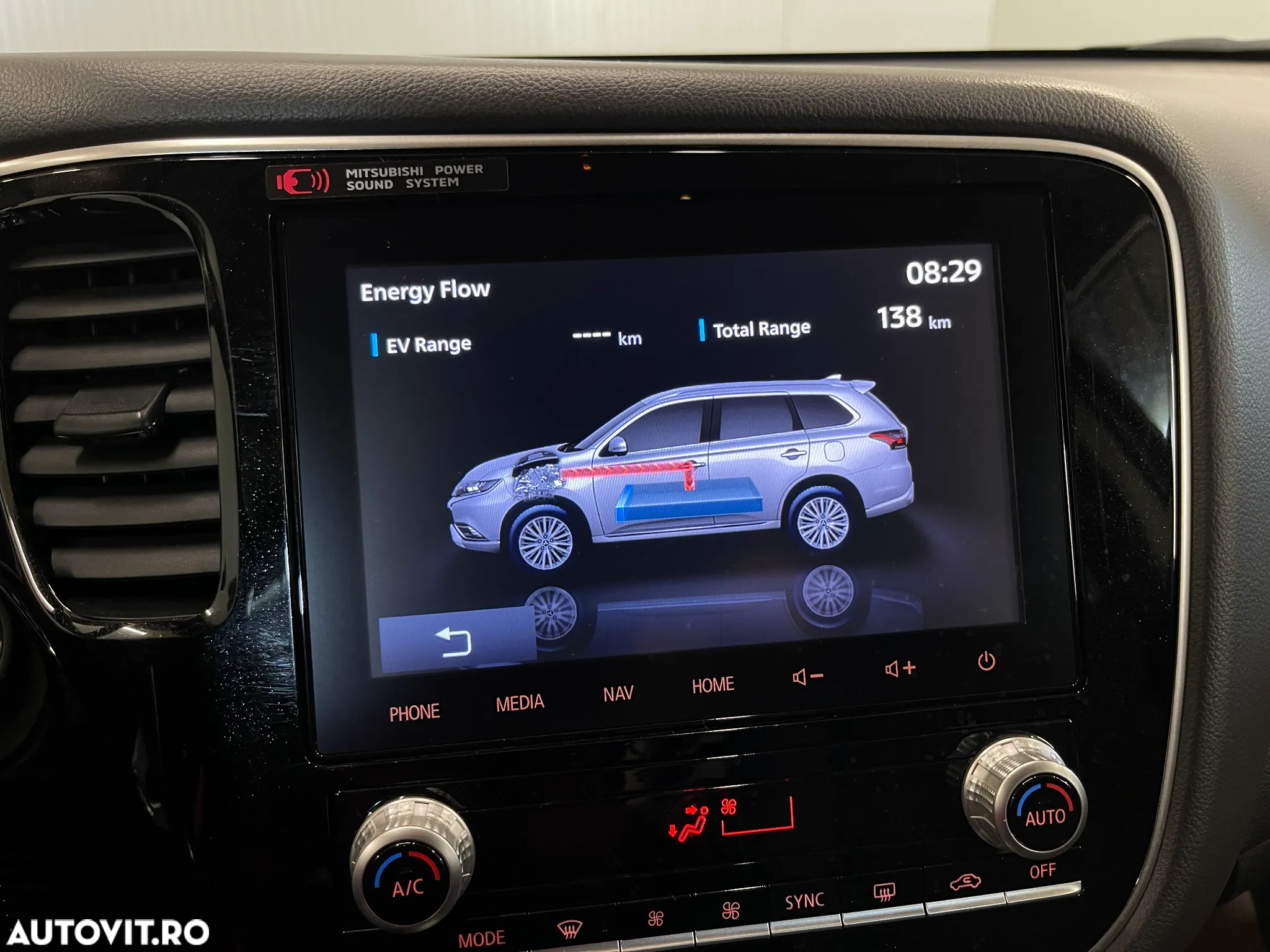 Mitsubishi Outlander - 16