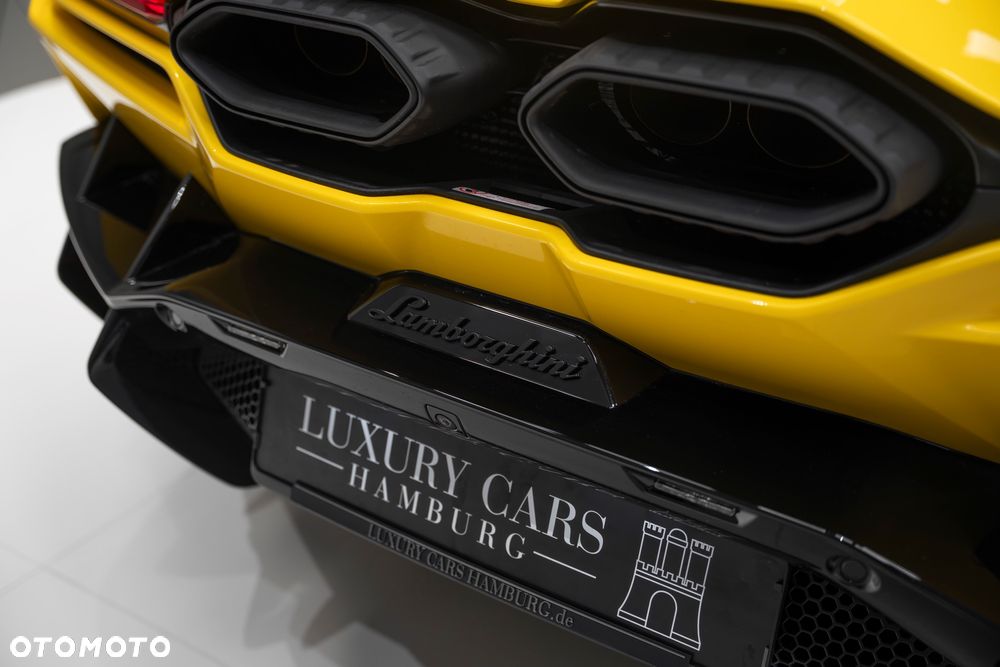 Lamborghini Revuelto - 10