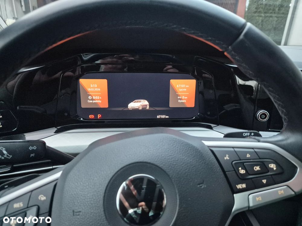 Volkswagen Golf - 8