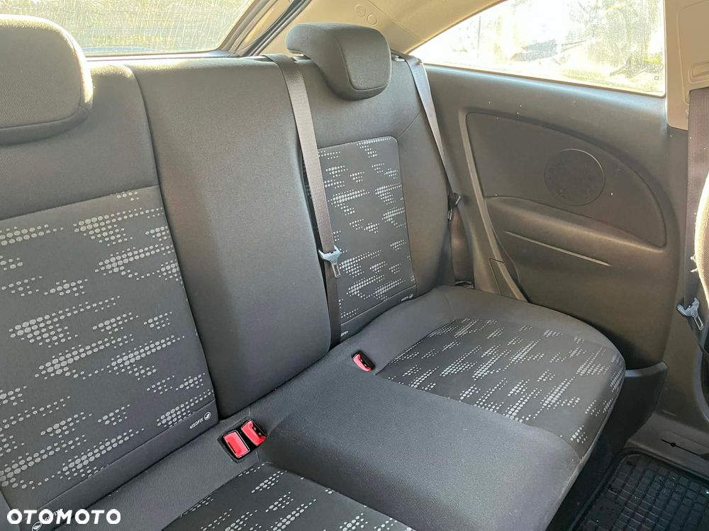 Opel Corsa - 16