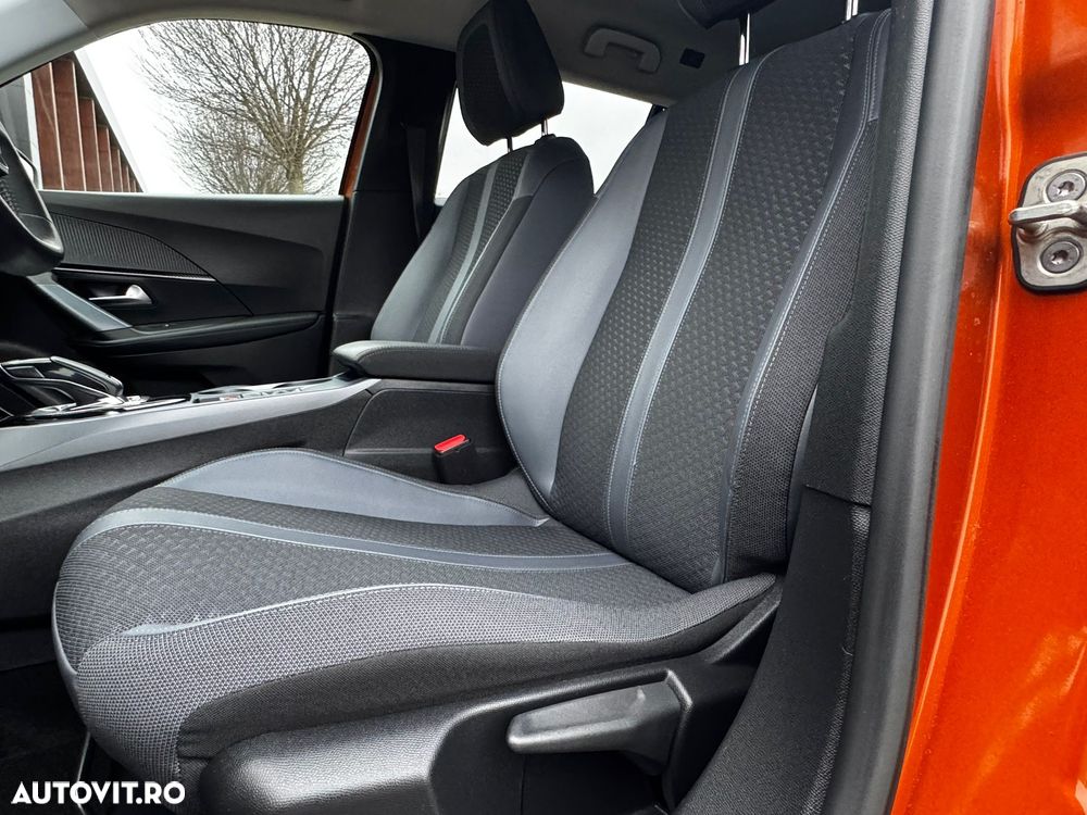 Peugeot 2008 PureTech 130 EAT8 Allure - 25