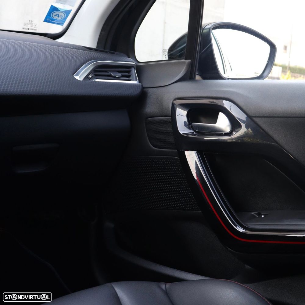 Peugeot 208 1.2 PureTech GT Line EAT6 - 22