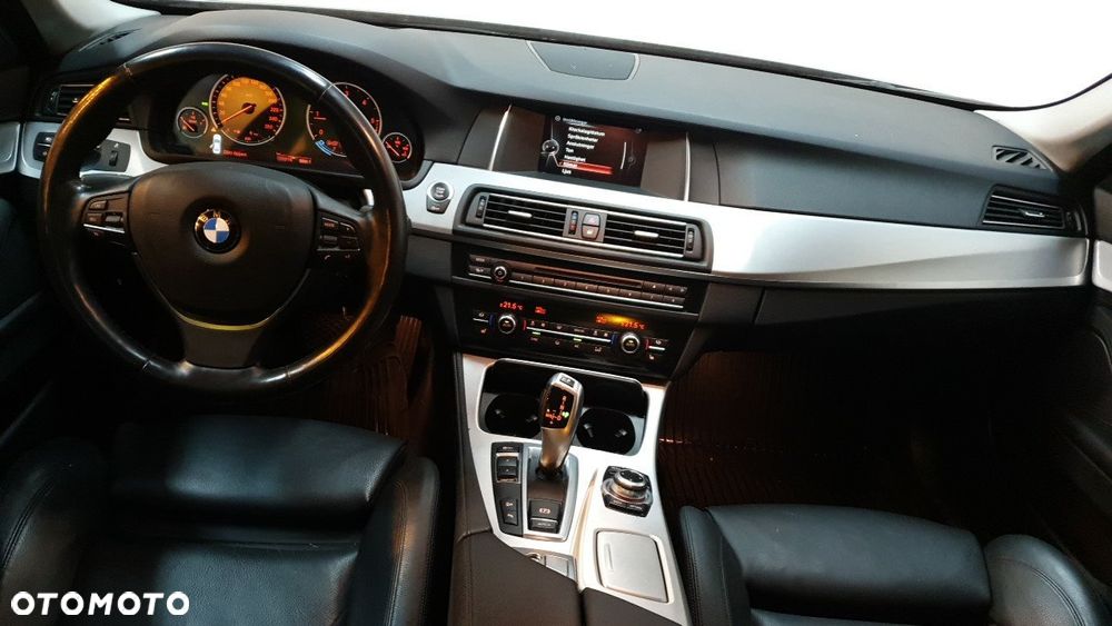 BMW Seria 5 520d xDrive - 5