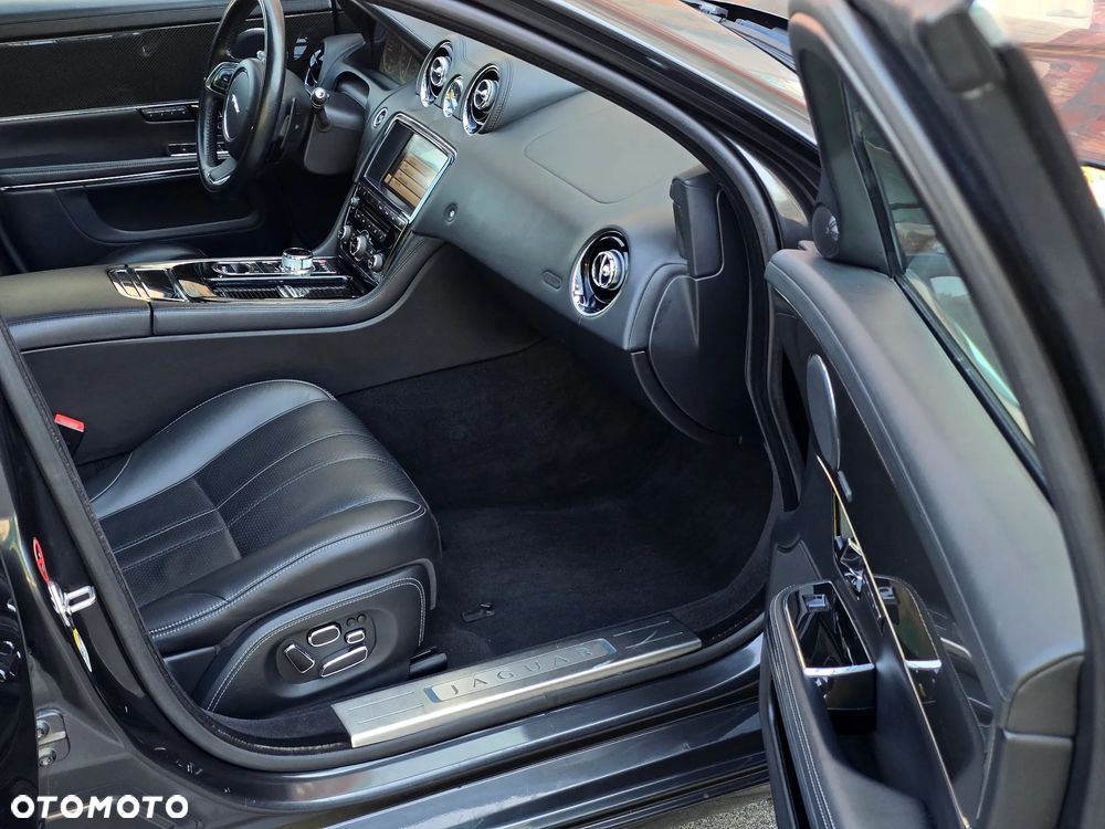Jaguar XJ 3.0 D V6 Premium Luxury - 8