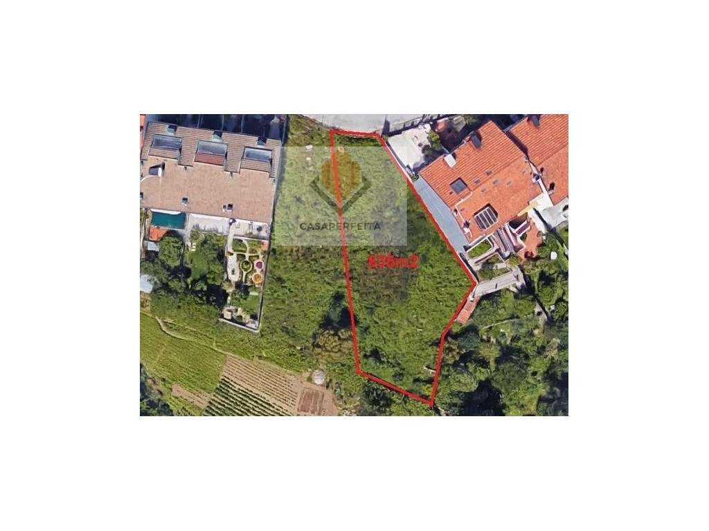 Terreno destinado a construção de moradia de 3 frentes - Pedroso (S... - Grande imagem: 2/8