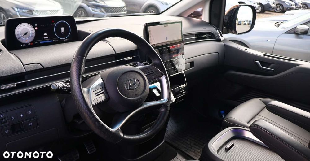 Hyundai Staria - 15