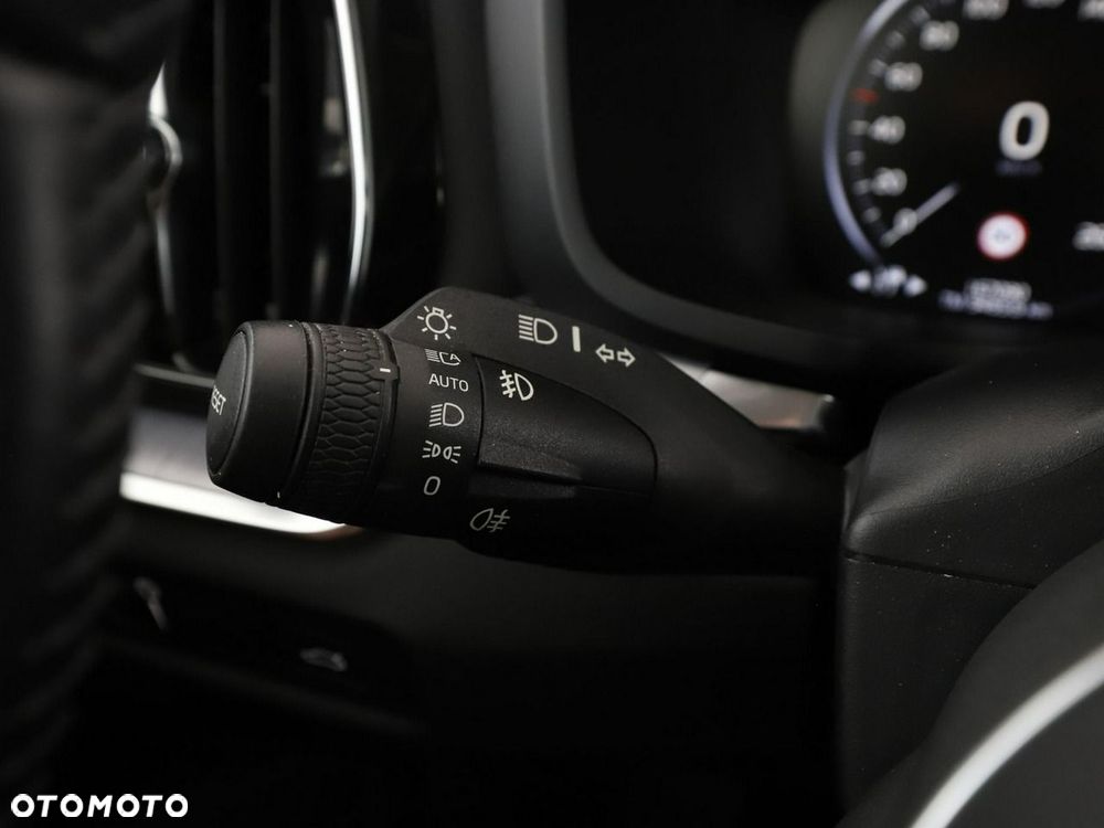 Volvo V60 D4 Geartronic Momentum Pro - 34