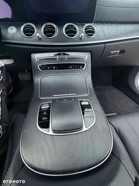 Mercedes-Benz Klasa E 300 Exclusive - 13