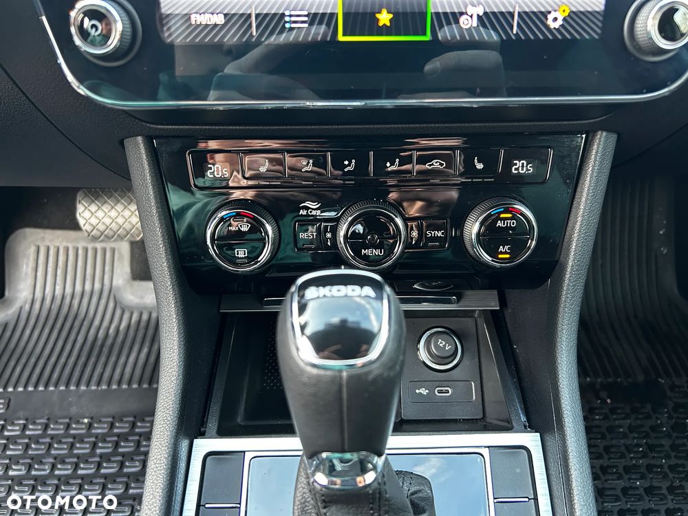 Skoda Superb 2.0 TDI SCR Ambition DSG - 23