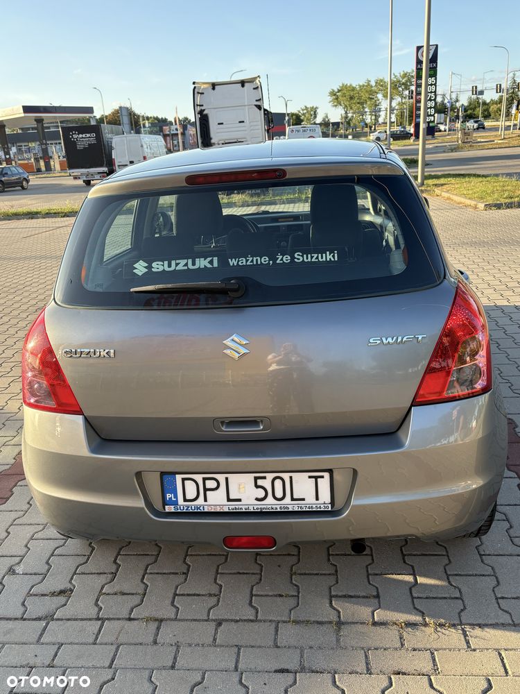 Suzuki Swift - 4