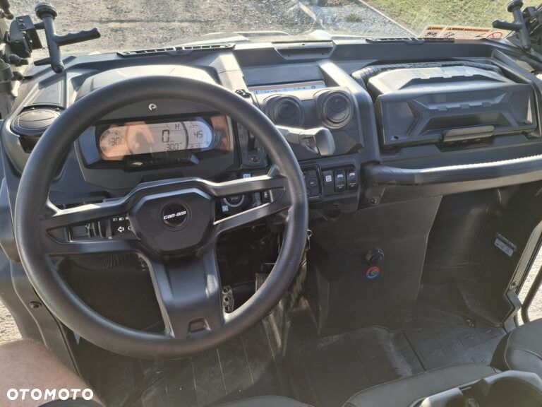 Can-Am Inny - 10