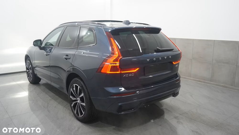 Volvo XC 60 B5 B AWD Plus Dark - 6