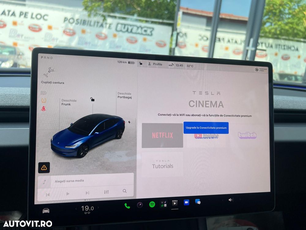 Tesla Model 3 - 36