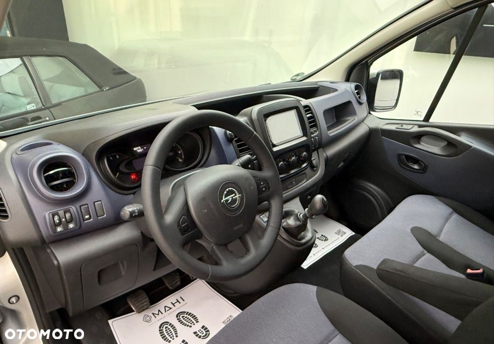 Opel Vivaro - 24