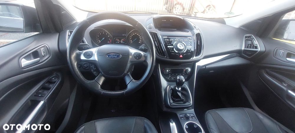 Ford Kuga 1.6 EcoBoost 2x4 Titanium - 9