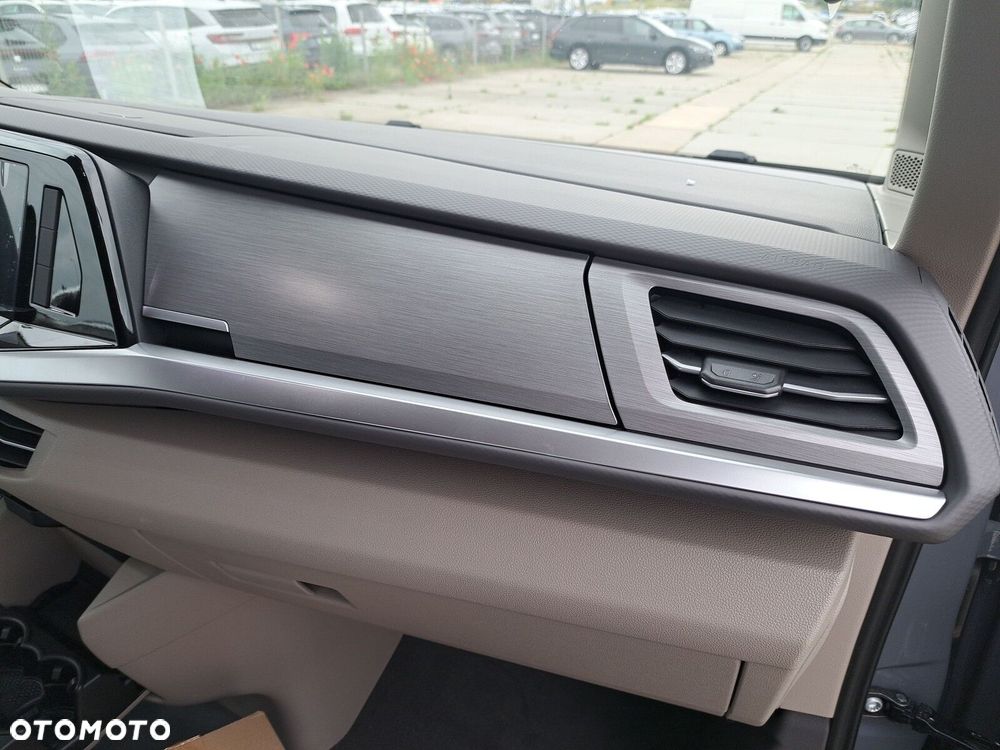 Volkswagen Multivan - 14