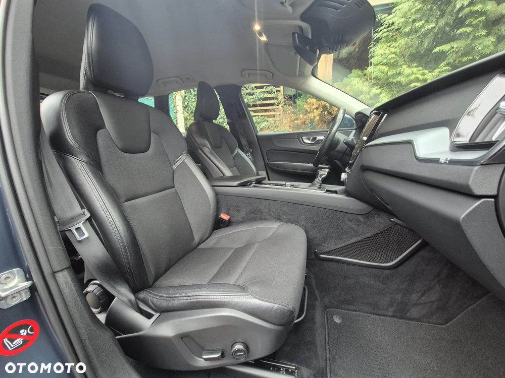 Volvo XC 60 D5 AWD Momentum - 13