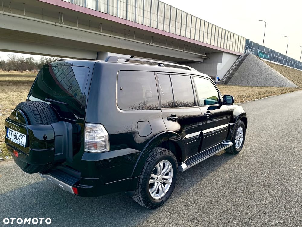 Mitsubishi Pajero 3.2 DID Intense + - 24