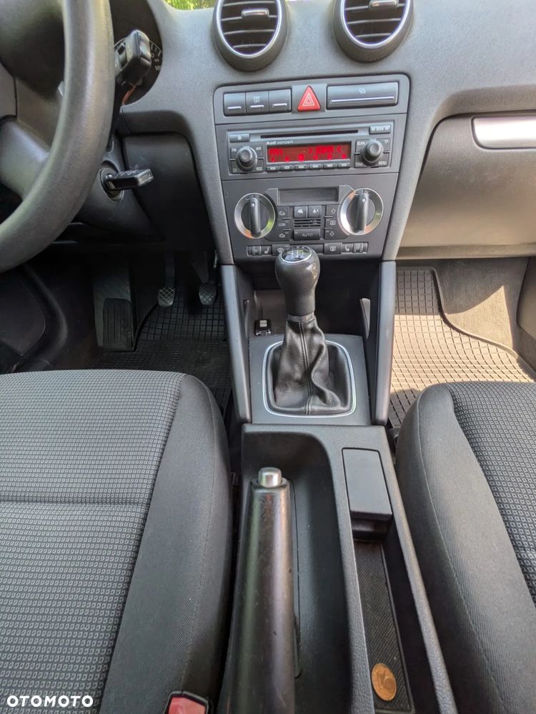 Audi A3 Sportback 1.6 FSI Ambiente - 6
