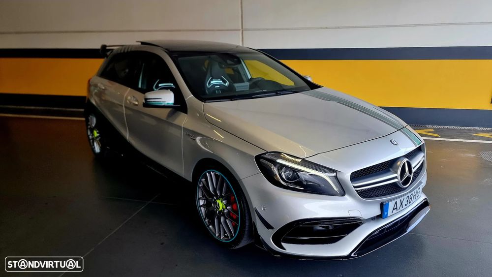 Mercedes-Benz A 45 AMG 4Matic Speedshift 7G-DCT PETRONAS 2015 World Champion Edition - 23