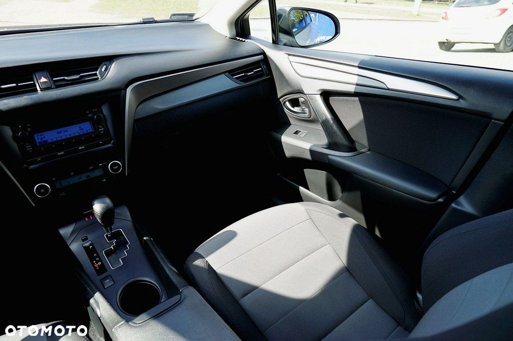 Toyota Avensis 1.8 Active MS - 14