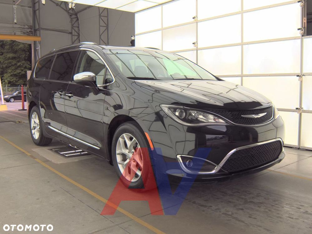 Chrysler Pacifica - 1