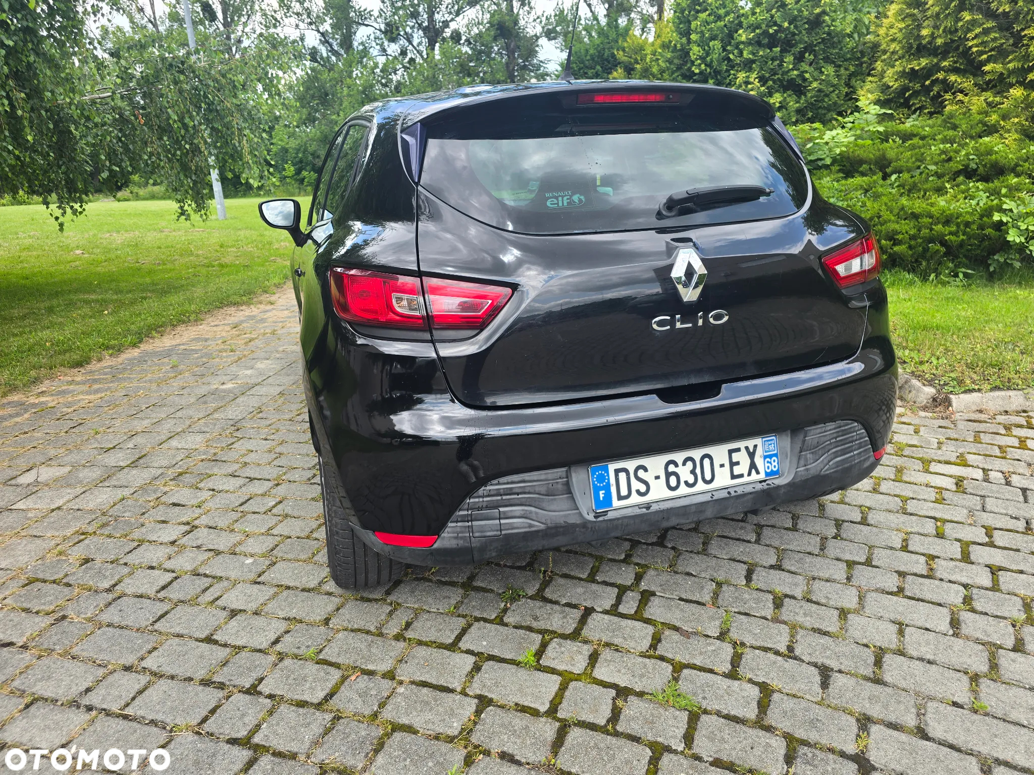 Renault Clio 1.2 16V 75 Experience - 10