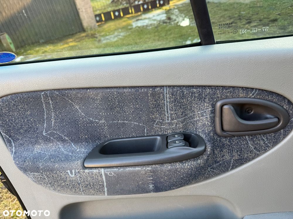 Renault Scenic 1.6 16V EXpression - 22