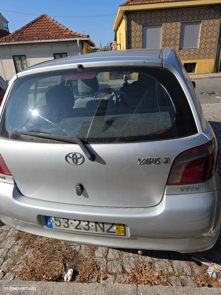 Toyota Yaris 1.0 Base - 4
