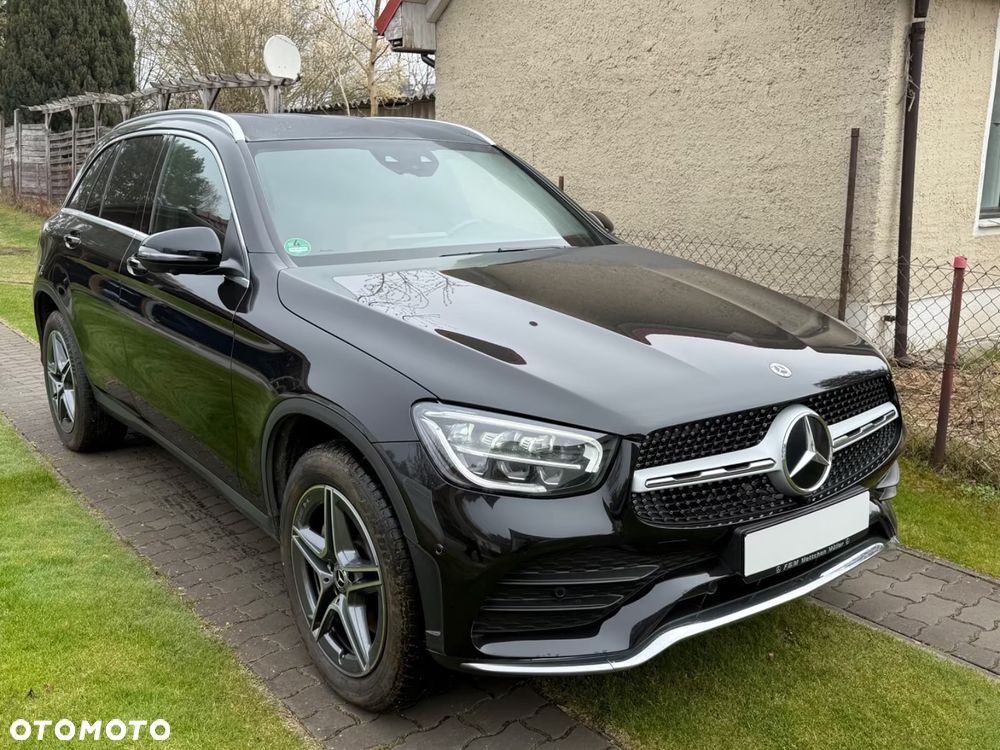 Mercedes-Benz GLC 300 4Matic 9G-TRONIC AMG Line - 3