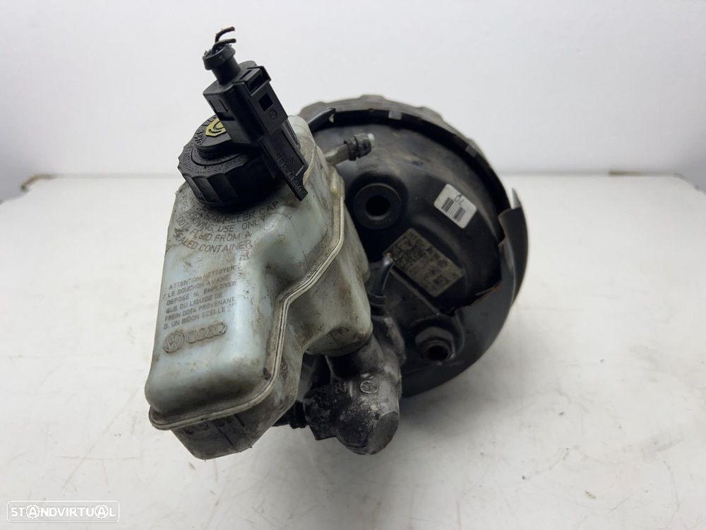 Servofreio com bomba Usado VW GOLF VI (5K1) 2.0 TDI REF. 1K2614105BB - 3